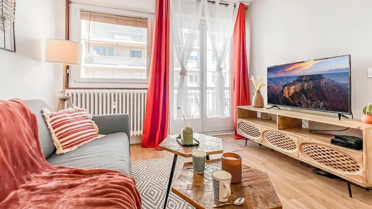 Homey Mango - Proche Centre/Parking Gratuit/Proche Gare/Balcon Annemasse 0*,
