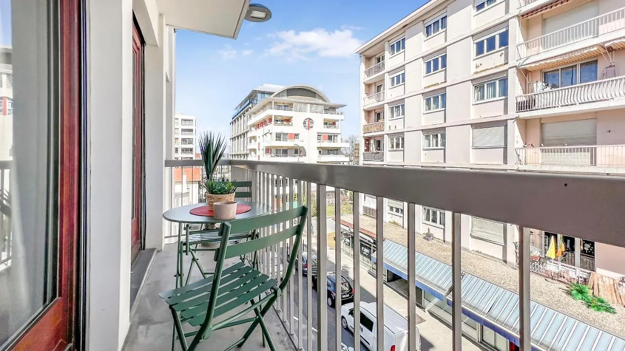 Homey Mango - Proche Centre/Parking Gratuit/Proche Gare/Balcon Annemasse 0*,  France