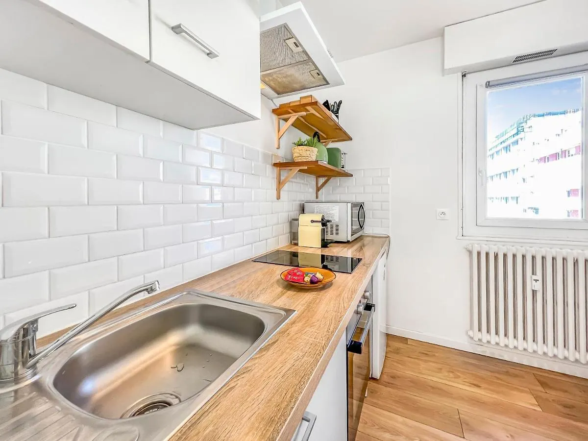 Homey Mango - Proche Centre/Parking Gratuit/Proche Gare/Balcon Annemasse Apartment