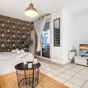 Homey Wild - Proche Gare Et Tram - Proche Centre - Balcon Prive - Parking Prive - Wifi Gratuit Appartement